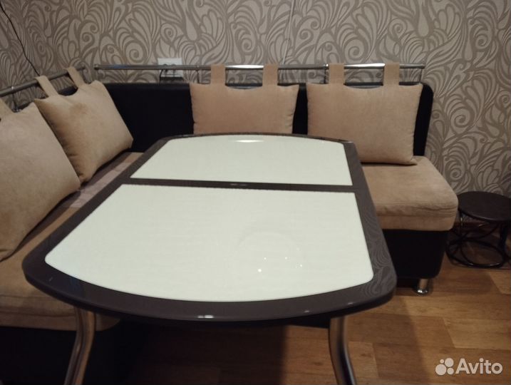 Кухонный стол