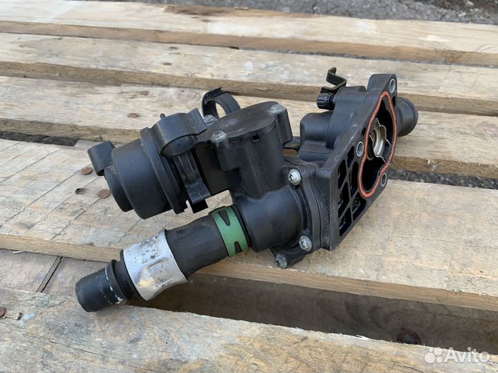 Корпус термостата в сборе Рено Меган 3 1.5 K9K 636