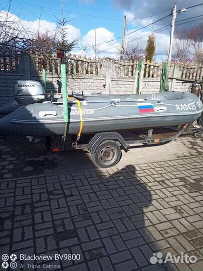 Моторная лодка