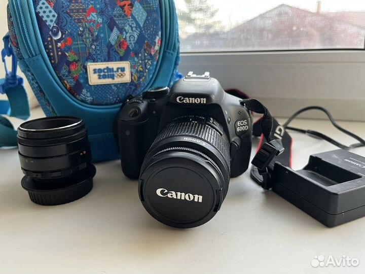 Зеркальный фотоаппарат Canon EOS 600d