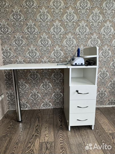 Стол для маникюра складной с ящиками и с замком