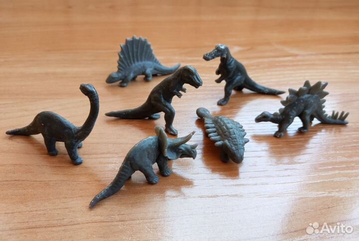 Динозавры игрушки