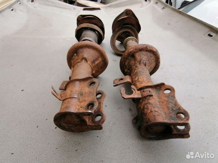 Стойка подвески Kia Rio 1 2000-2005