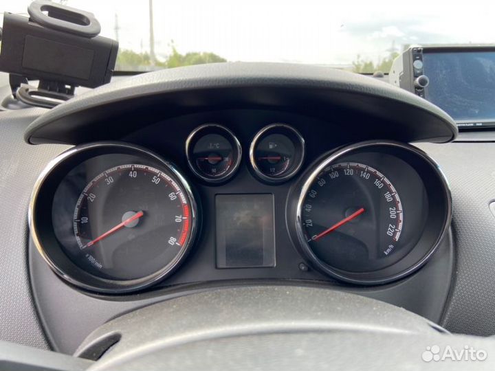 Щиток приборов Opel Meriva B A14XER 2012