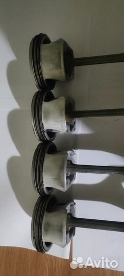 Поршни с шатуном 4шт.А6 С6 (04-10) 2.4 BDW б\у