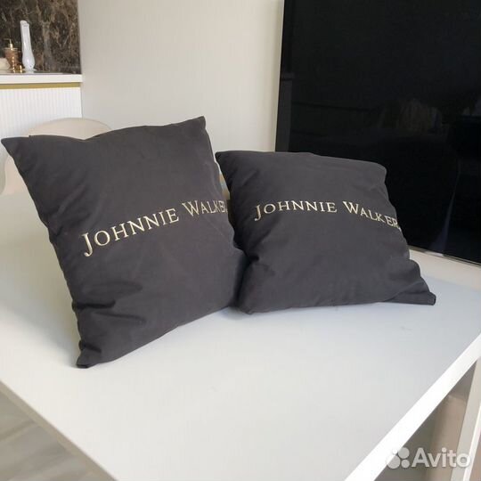 Декоративные подушки Johnnie Walker
