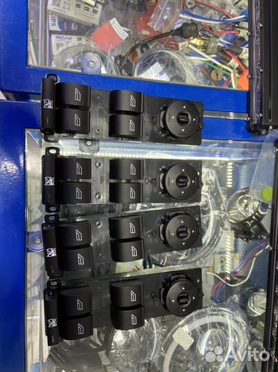 Блок управления стеклоподъемниками Ford Focus 2