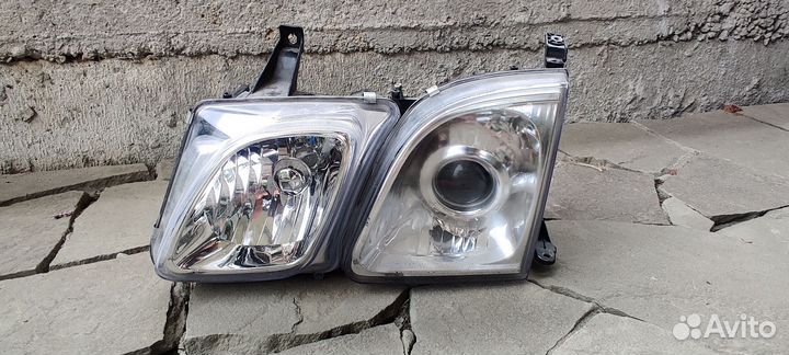 Lexus LX 470 фары