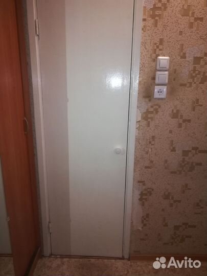 Дверь в туалет и ванную и кухню