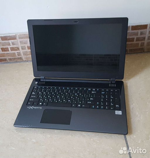 Ноутбук DNS i3