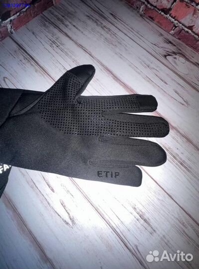 Перчатки the north face