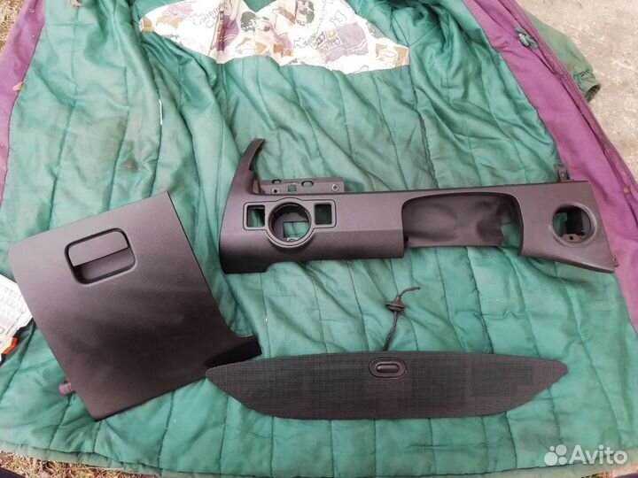 Бардачёк левый, правый пассат б6