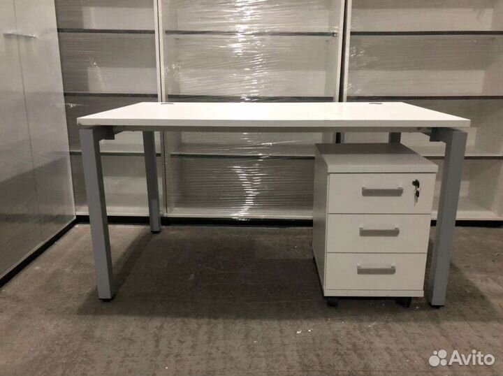 Стол офисный