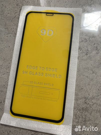 Чехлы на iPhone 11