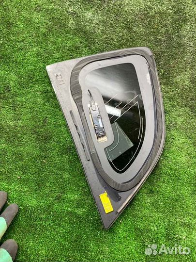 Стекло собачника левое Honda Fit GK3 L13B 2014