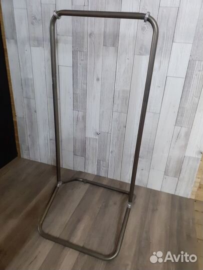 Стойки вешалки торговые