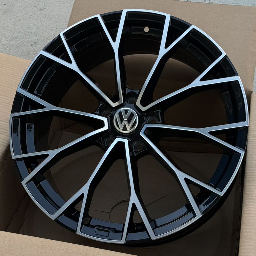 Литые диски Powcan 8×R19 5×112