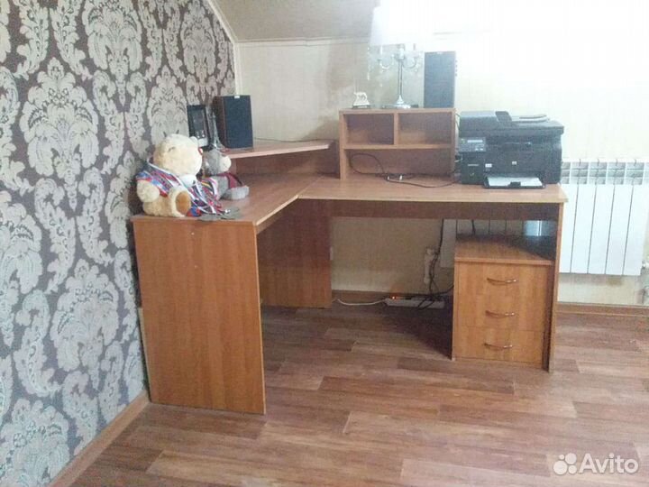 Стол письменный