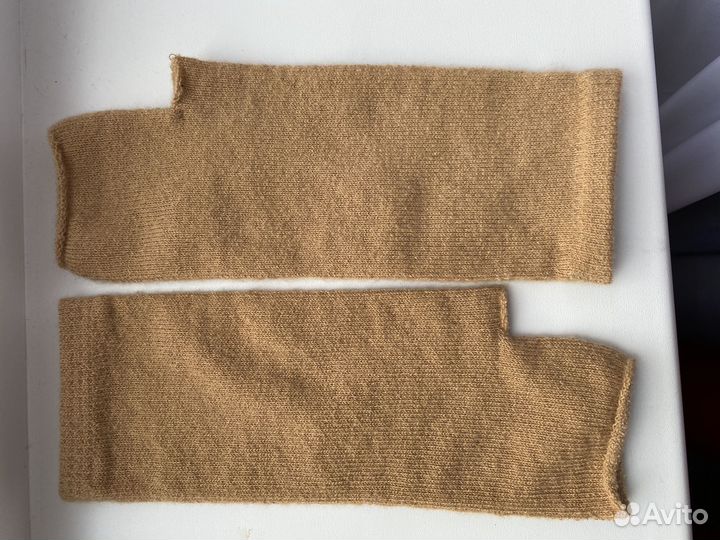 Шапка и митенки на женщину