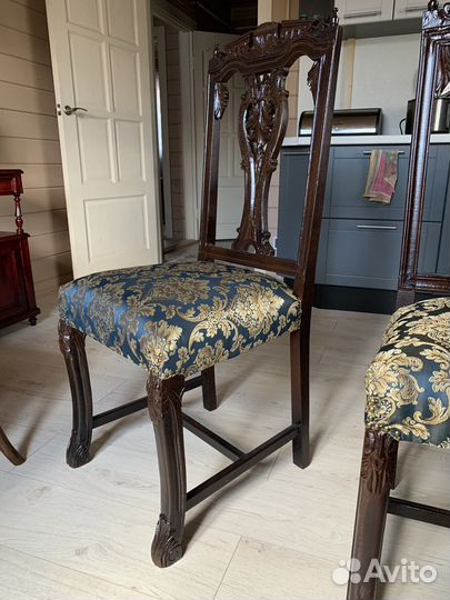 Старинные стулья