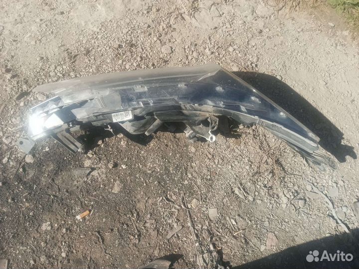 Фара правая на запчасти corolla 160
