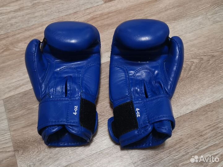 Боксерские перчатки