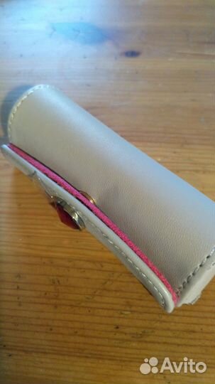 Футляр для помады