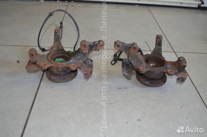 Поворотный кулак передний Corsa D корса Д 4 болта