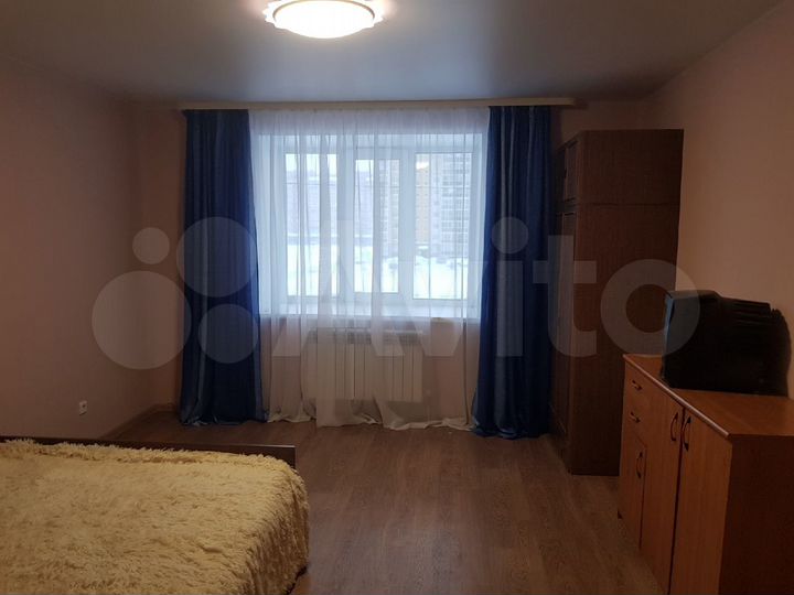1-к. квартира, 42 м², 2/10 эт.