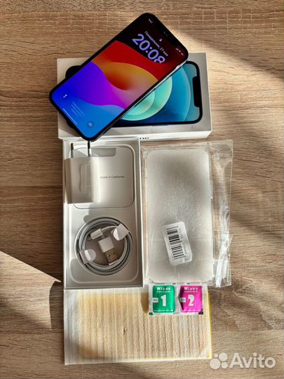 iPhone 12, 64 ГБ