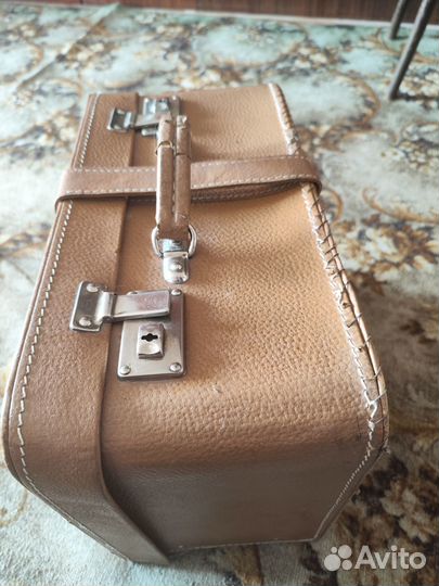 Электрическая швейная машинка LADA