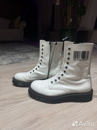 Vtmnts Barcode Army Boots