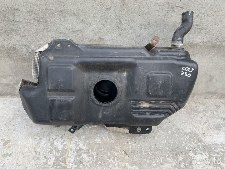 Топливный бак Mitsubishi Colt Z3