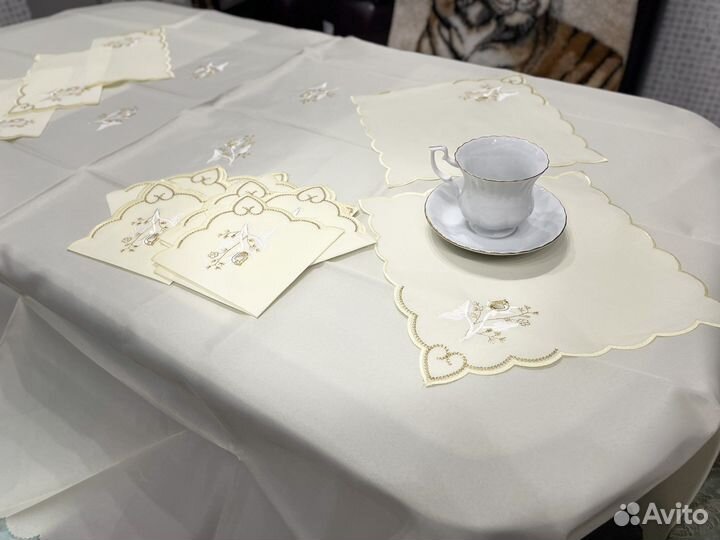 Скатерть и 12 салфеток
