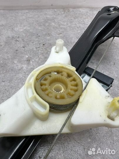 Стеклоподъемник задний левый Mercedes-Benz E250