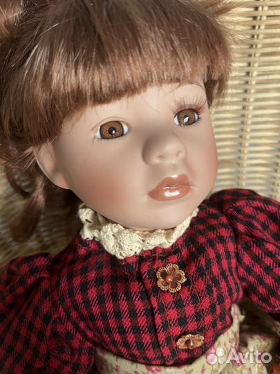 Кукла фарфоровая коллекционная