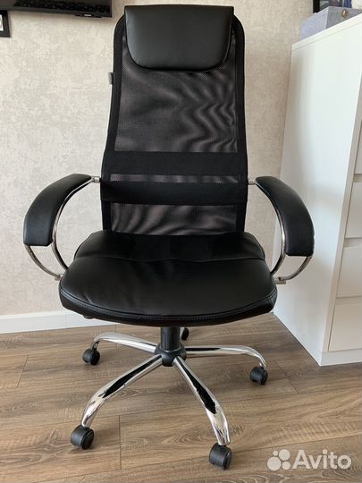 Компьютерное кресло руководителя