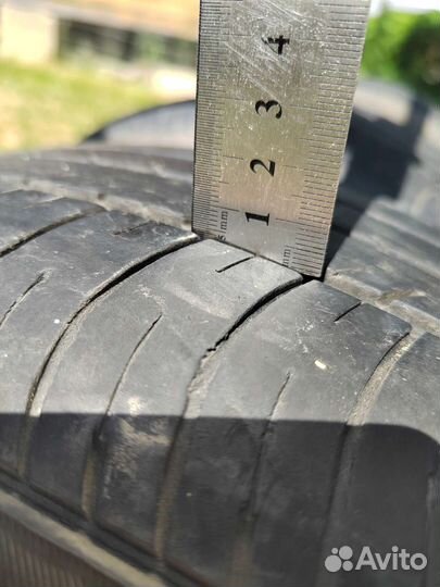 Yokohama dB Decibel E70 215/55 R17