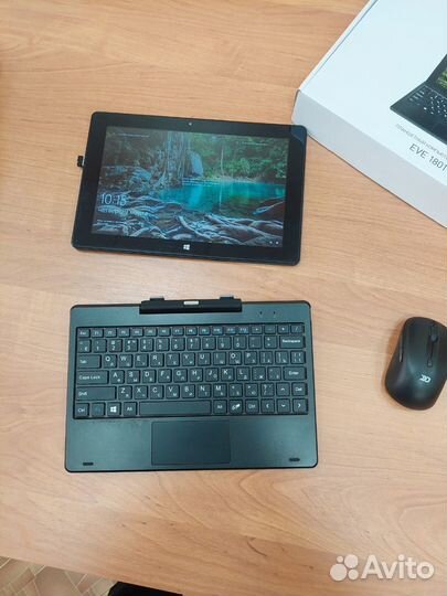 Планшетный компьютер с клавиатурой digma EVE18013G