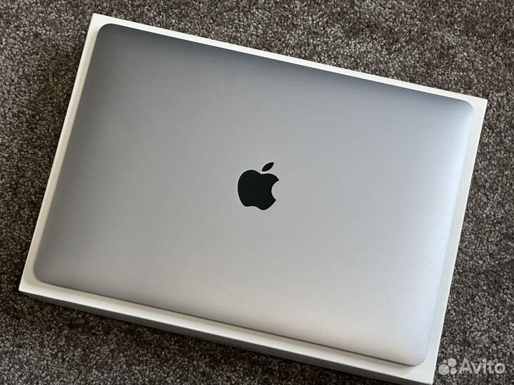 MacBook Air 13 M1 2020 8/256gb. Идеал. 7 циклов