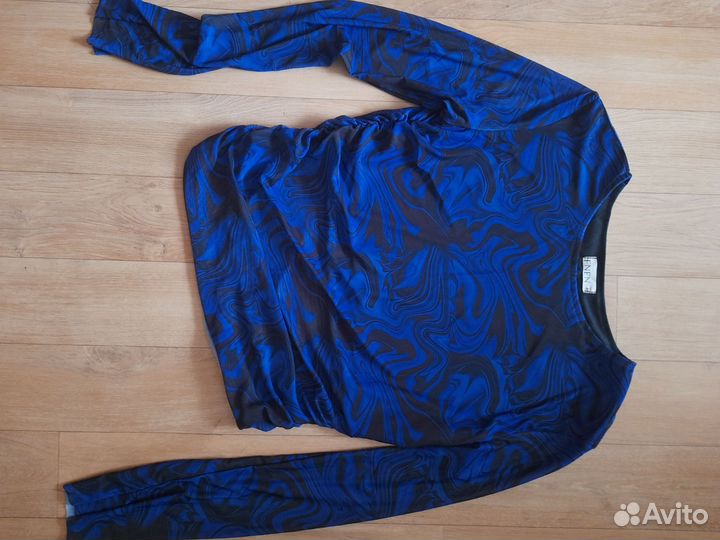 Синяя кофточка в сетку