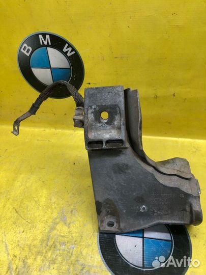 Кронштейн двигателя левый Bmw X5 E70 N62 4.8I 2007