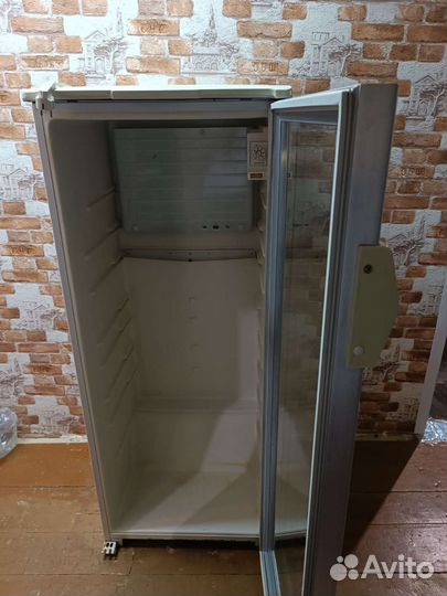 Холодильник витрина Бирюса