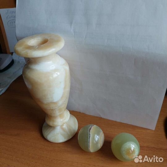Ваза и шары из оникса