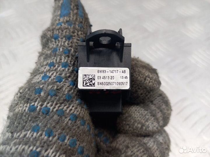 Кнопка стеклоподъемника зад.лев Land Rover