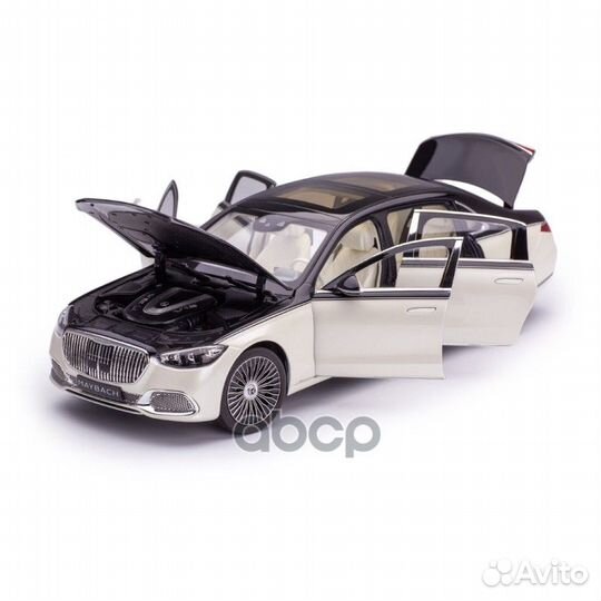 Модель АВТО 1:18 B66961424 mercedes-benz