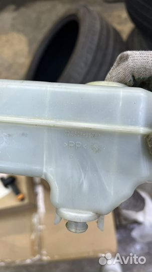 Главный тормозной цилиндр audi q3