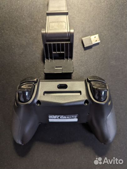 Геймпад HyperX Clutch