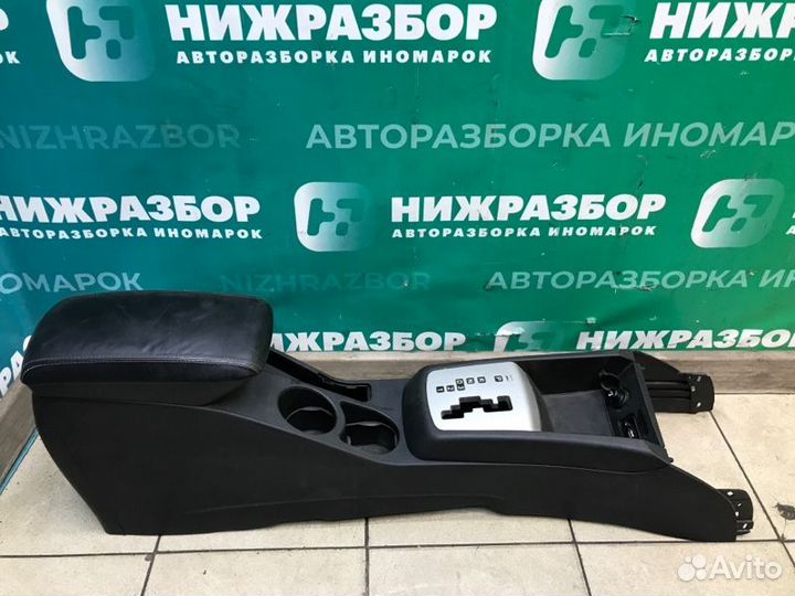 Консоль центральная Kia Ceed ED 2.0 G4GC 2008