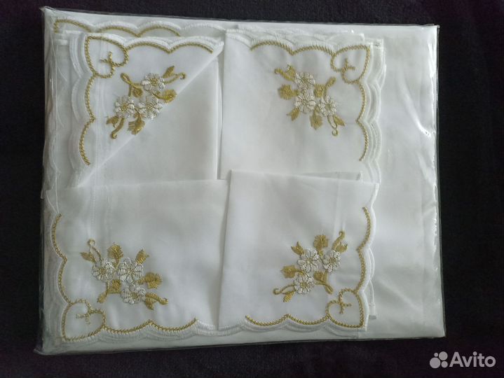 Скатерть и салфетки новые